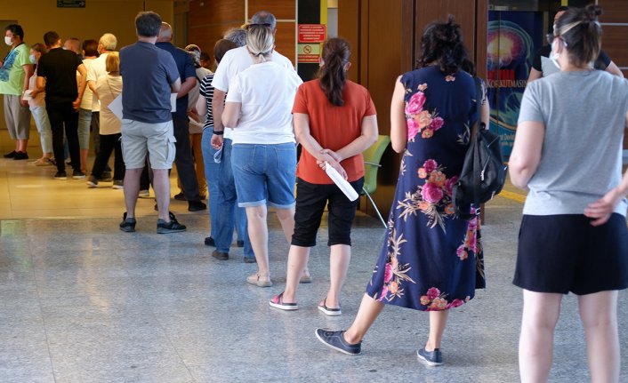 Hatırlatma dozu için hastanelerde yoğunluk oluştu!