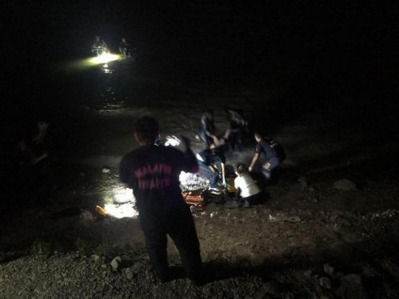 Kardeşi için bir an bile düşünmeden suya atladı! Kurtarmayı başardı ama kendisi can verdi