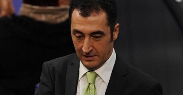 Buzlu Kova Cem Özdemir'in başını yaktı!