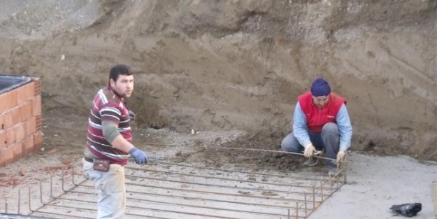 Yurttaş, Öğrenci Yurdu İnşaatini İnceledi