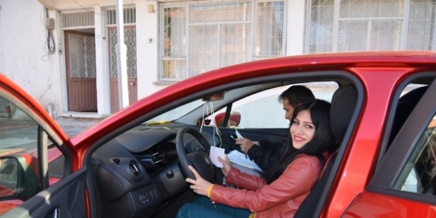 Kaymakam Hasan Meşeli Direksiyon Sınavında