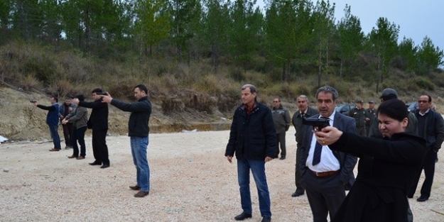 Orman Muhafaza Memurlarına Yeni Silah Dağıtıldı