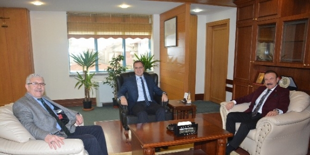 Başkan Doğan Kaymakam Emiroğlu’nu Ziyaret Etti