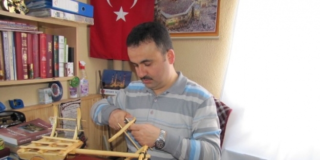 Cami İmam Hatibinden Ahşaptan Maket Araçlar