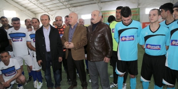 Dayanışma İçin Futbol Müsabakası