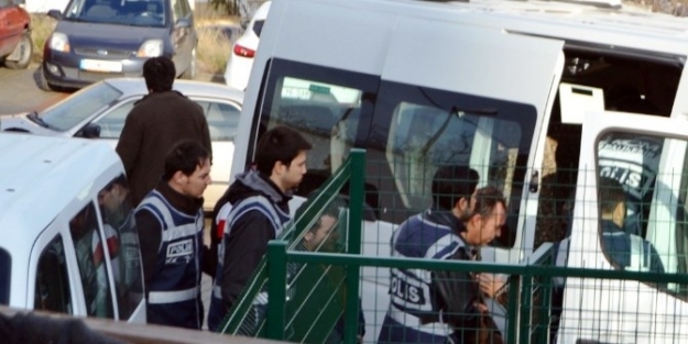 İnsan Kaçakçılığı Operasyonunda 27 Gözaltı