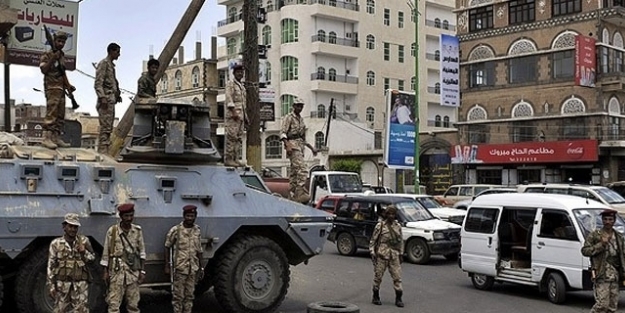 Cumhurbaşkanlığı Sarayı kuşatıldı