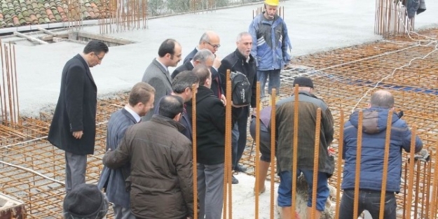 Manyas’ta Merkez Cami’nin Temeli Atıldı