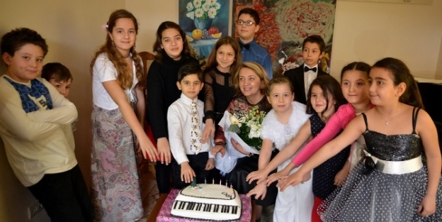 Geleceğin Piyanistlerinden Mini Konser