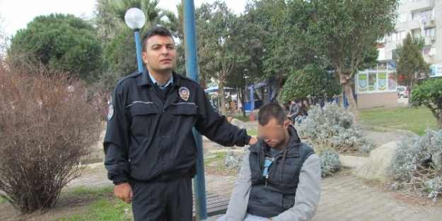 Parkta Bonzai İçen Genç Fenalaştı