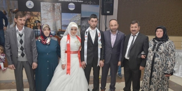 Başkan Üzülmez, Mutluluklar Diledi