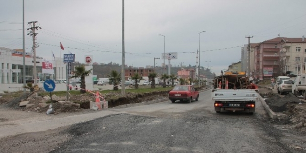 Sökülen Asfalt Yeniden Döküldü