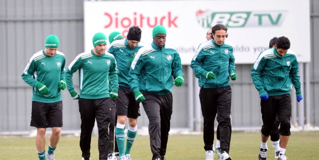 Bursaspor Konya hazırlığına start verdi