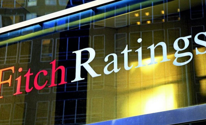 Fitch, Türkiye'nin kredi notunu düşürdü