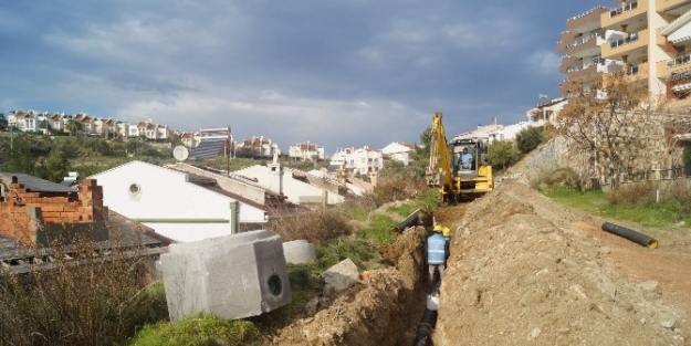 Kadınlardenizi’nde Kanalizasyon Hattı Çalişmasi Devam Ediyor