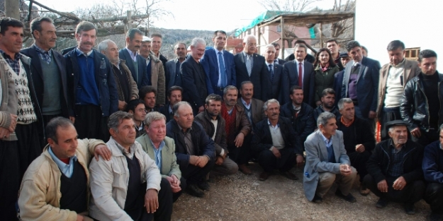 Sel ve deprem korkusuyla yaşıyorlar