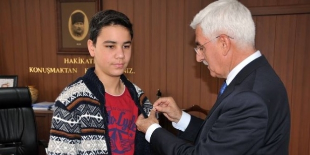 Vali Koca, Türkiye Şampiyonu Salim İmren’i Makamında Kabul Etti