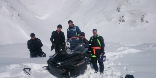 Sincik’te Akedaş Kar İle Mücadele Ediyor