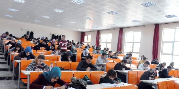 Açıköğretim Fakültesi, Pedagojik Formasyon Eğitimi Yarıyıl Sonu Sınavını Erzurum Ve Iğdir’da Başarıyla Gerçekleştirdi
