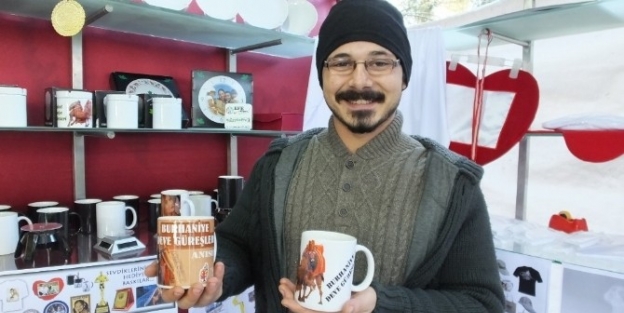 Burhaniye’ De Seramik Bardaklara Özel Baskı İlgi Gördü