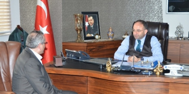 Üzülmez Ziyaretçilerle Yakından İlgileniyor