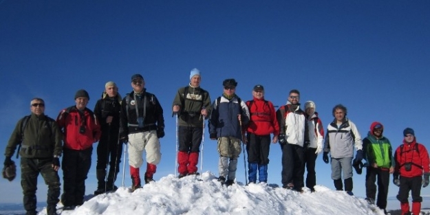 Dağcılar Zirveye Ulaşamadı