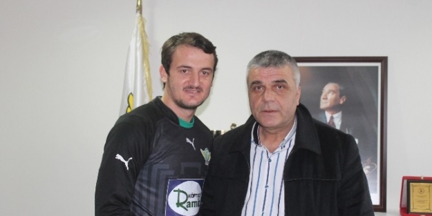 Akhisar Belediyespor, Genç Kaleciyi Kaptı