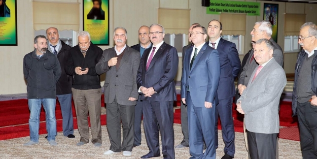 Vali Karaloğlu'ndan cemevi ziyareti