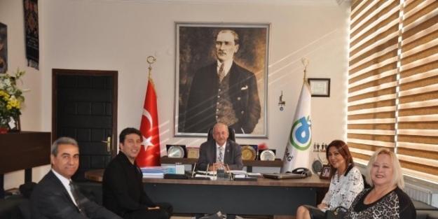 Ünlü Sanatçı Emre Kınay Tekirdağ Büyükşehir Belediye Başkanı Kadir Albayrak’ı Ziyaret Etti