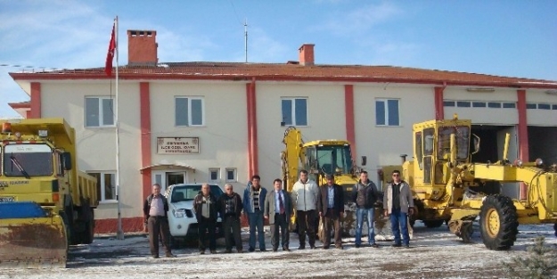 Gemerek’te Kar İle Mücadele Çalişmalari