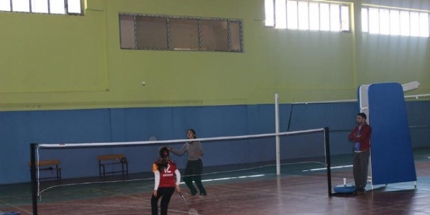 Badminton Turnuvasında Final Heyecanı