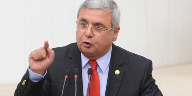 Metiner “AKP'den istifa edenler daha şerefli“