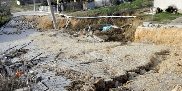 Bu mahalle yerinde durmuyor