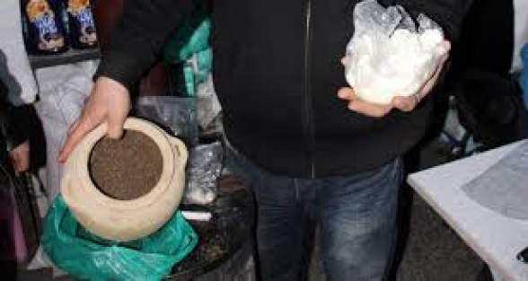 Dolandırıcı peynir yerine bakın ne sattı!