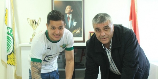 Akhisar Belediyespor’da İki İmza Daha
