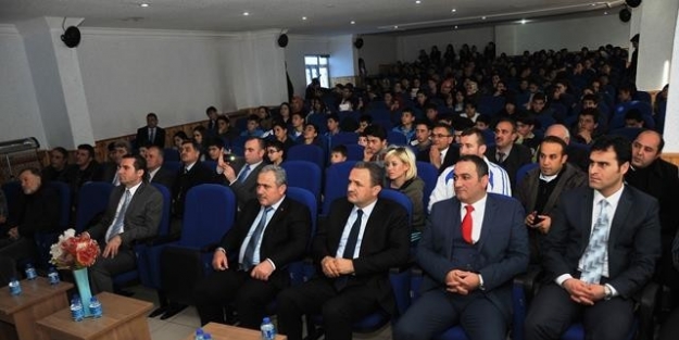 Şampiyonlar, Kızılcahamam’da Gençlerle Buluştu