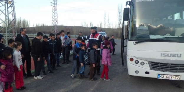 Jandarma Trafikten Öğrencilere Eğitim Semineri