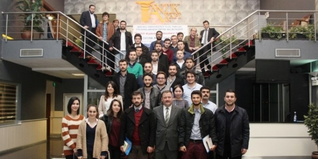 Üniversite Akademi Çaliştayi Yapıldı