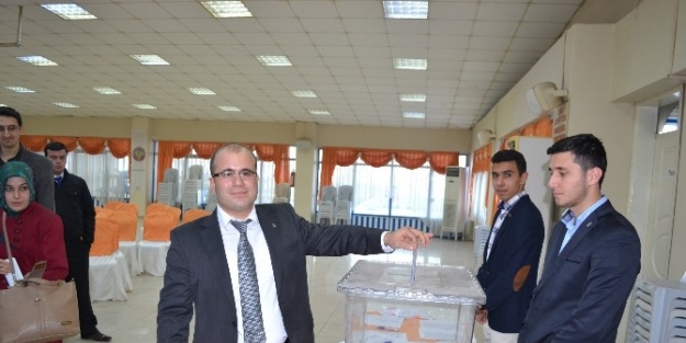 Ak Parti Kırkağaç Gençlik Kolları Başkanı Ahmet Kılınç Oldu