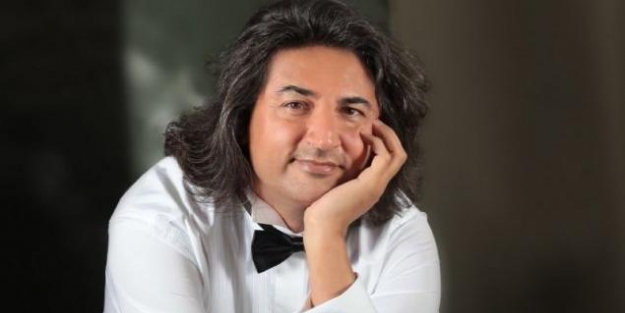 Çelik internetten sekreter arıyor!