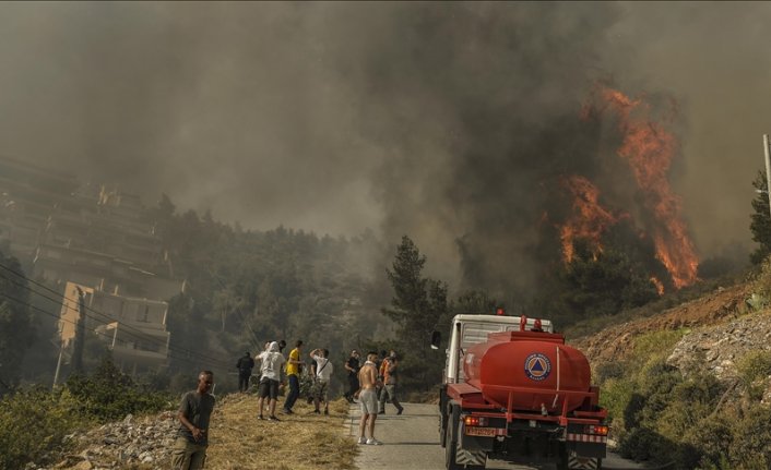 Yunanistan'da çok sayıda noktada orman yangını