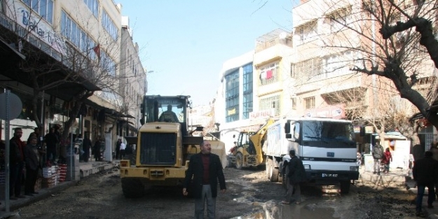 Arasa Çarşisi Asfaltlanıyor