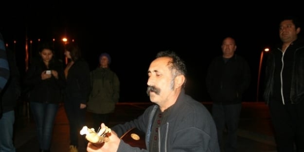 Marmaris’te Türkü Eşliğinde Ali İsmail Korkmaz Protestosu