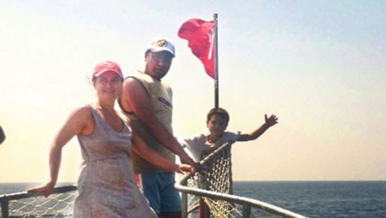 CHP’li Koç’un sekreterinin eşine kurşun yağdırdı