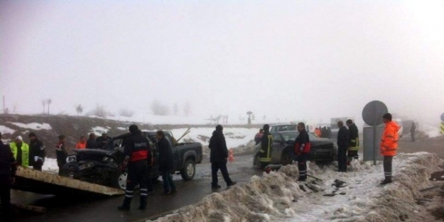 Tavşanlı’da Zincirleme Trafik Kazası: 6 Yaralı