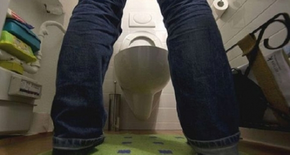 Ayakta işeyen kiracı haklı bulundu