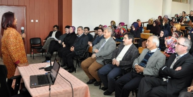 Neü’de "hinduizm’i Tanımak" Konulu Konferans