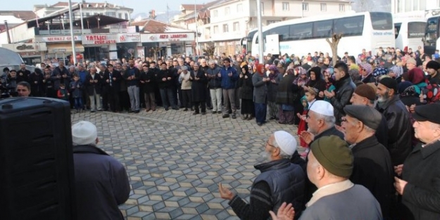 Kutsal Topraklara Dualarla Yolcu Edildiler