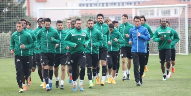 Akhisar, İkinci Devreye 3 Eksik İle Başlıyor