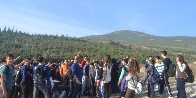 Milas’ta Öğrenciler Sınav Stresini Azaltmak İçin Doğa Yürüyüşün Yaptı